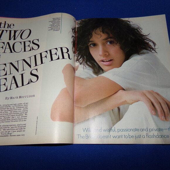 Vintage US Magazine - Joan Collins - September 9 1985 - Vol 3 No - Kevin Costner - Picture 4 of 6